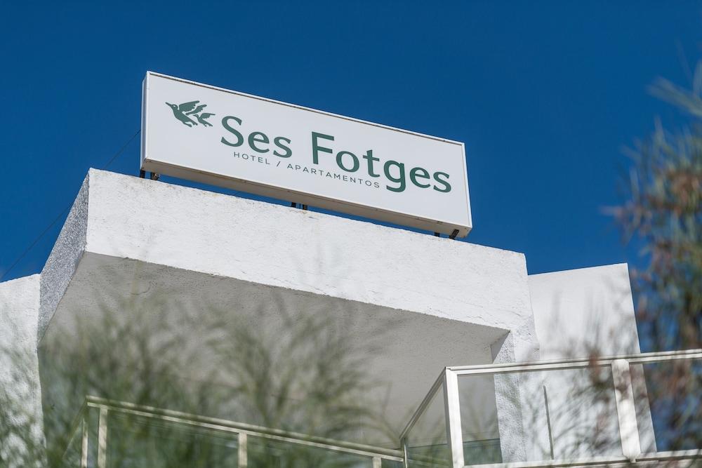 Aparthotel Ses Fotges Плая де Муро Екстериор снимка