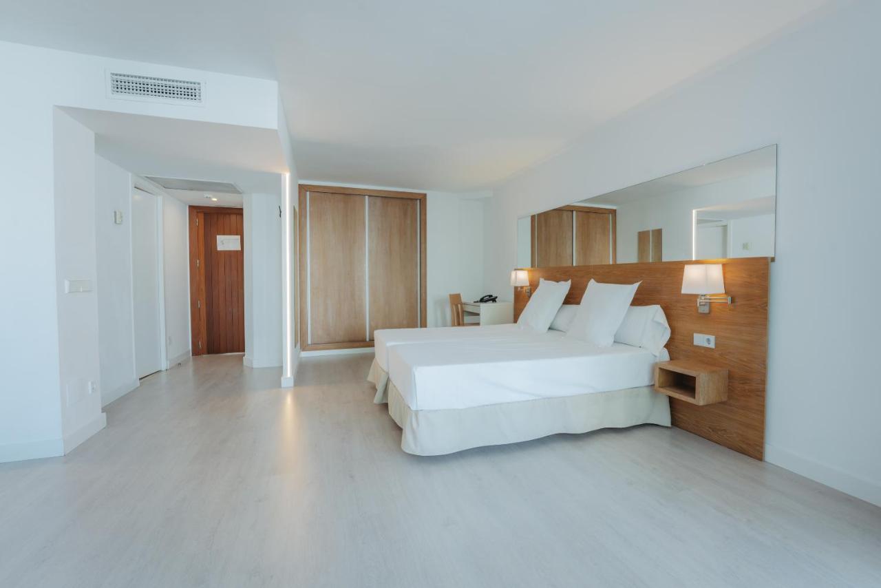 Aparthotel Ses Fotges Плая де Муро Екстериор снимка