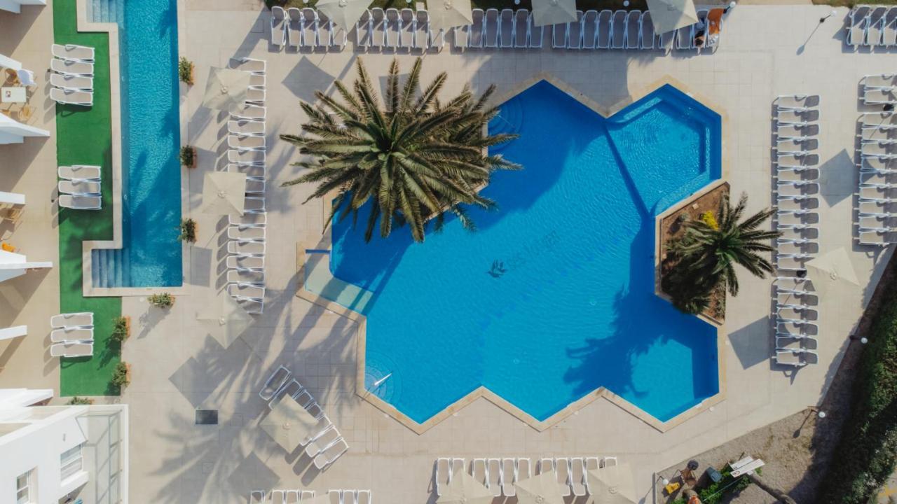 Aparthotel Ses Fotges Плая де Муро Екстериор снимка