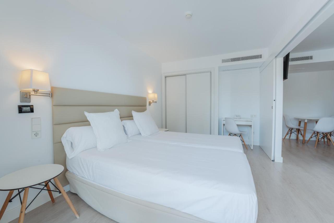 Aparthotel Ses Fotges Плая де Муро Екстериор снимка