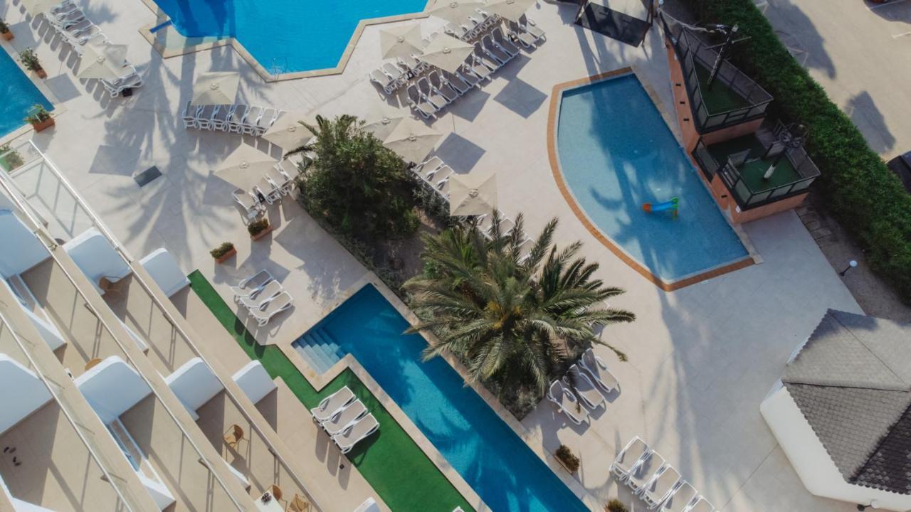 Aparthotel Ses Fotges Плая де Муро Екстериор снимка