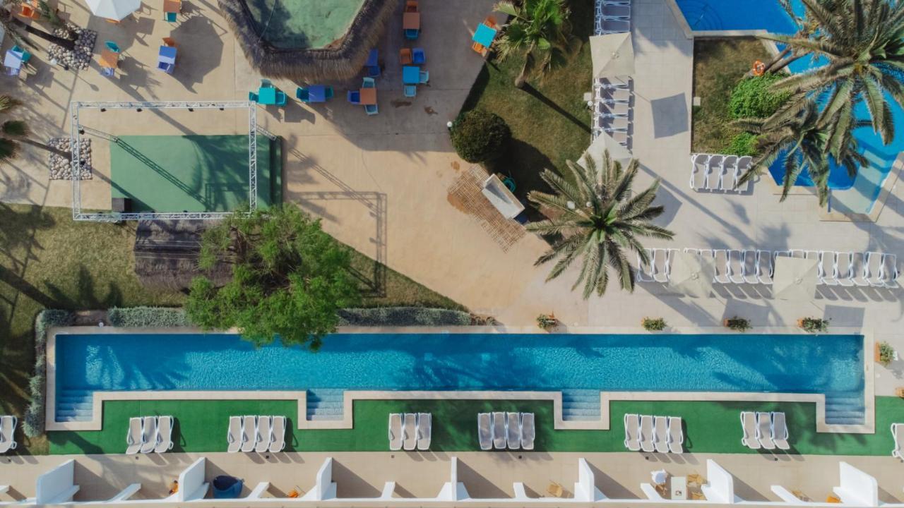 Aparthotel Ses Fotges Плая де Муро Екстериор снимка