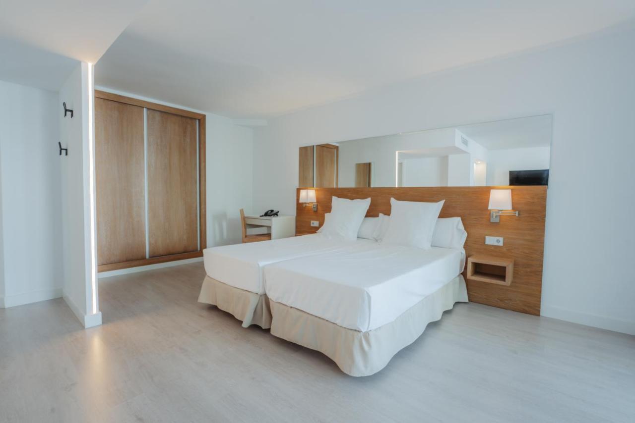 Aparthotel Ses Fotges Плая де Муро Екстериор снимка