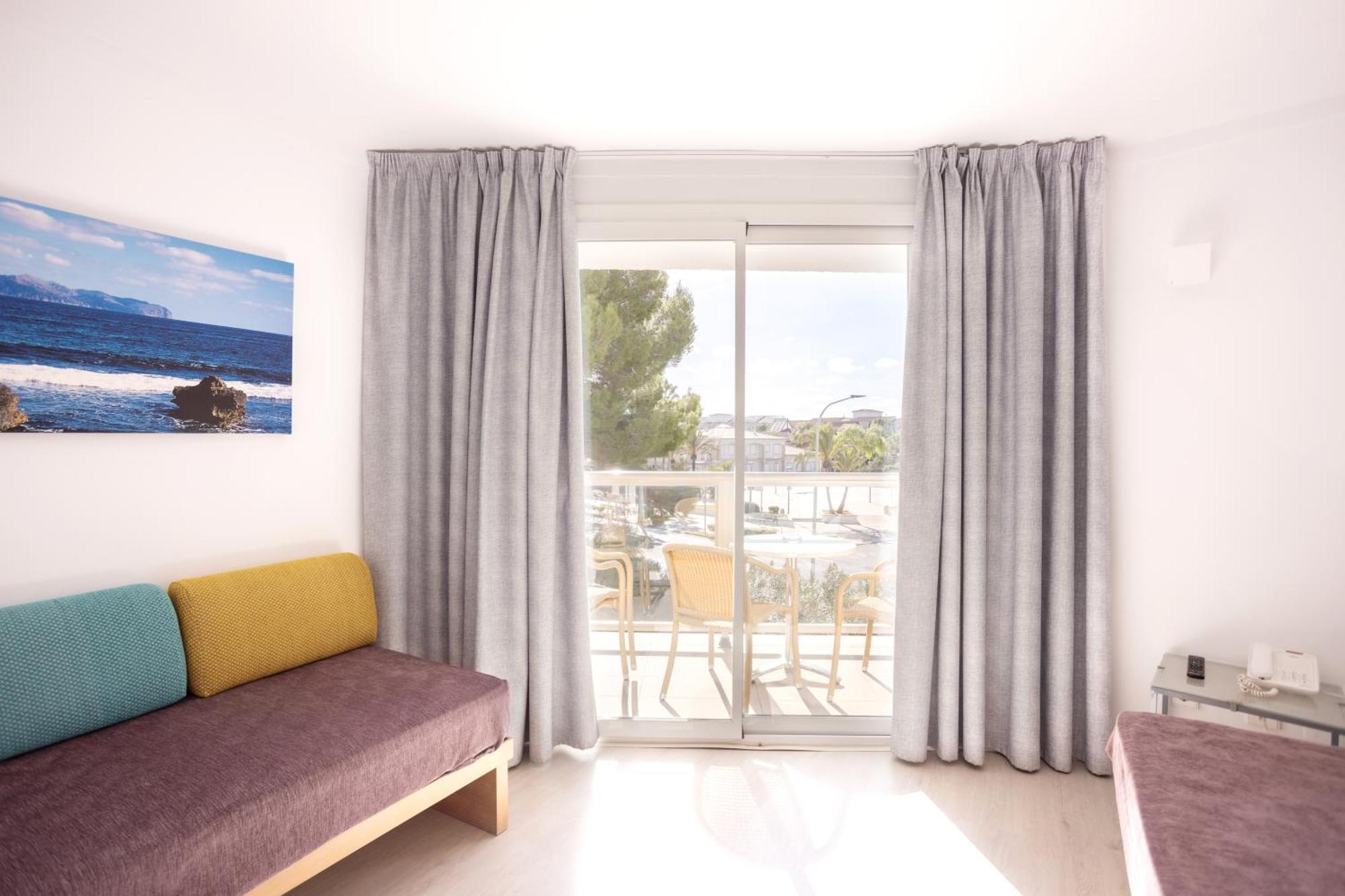 Aparthotel Ses Fotges Плая де Муро Екстериор снимка