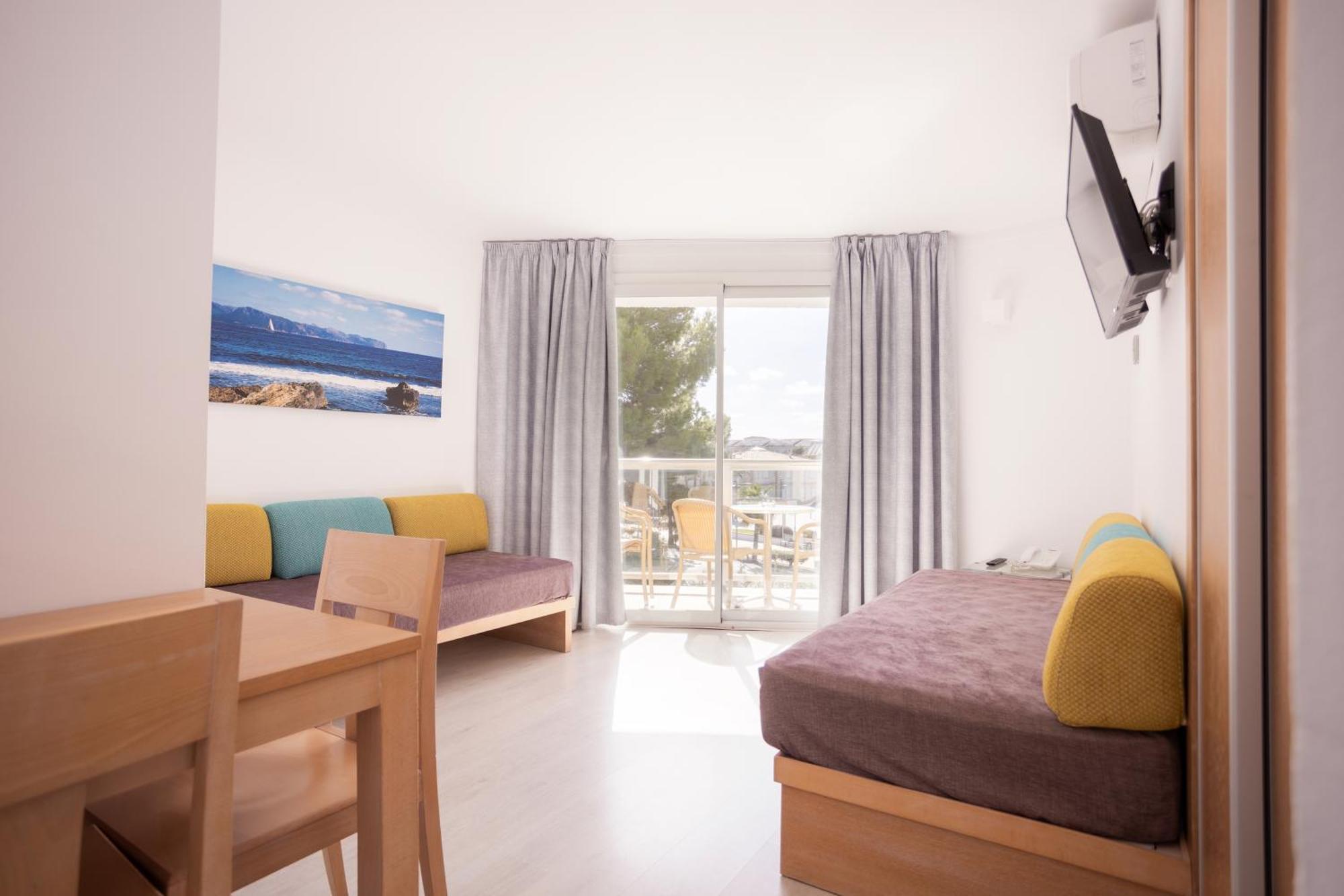 Aparthotel Ses Fotges Плая де Муро Екстериор снимка